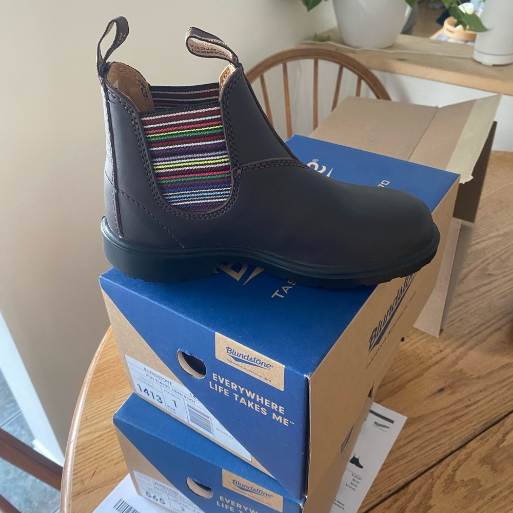 Blundstone Kids Dark Brown Boots with Striped Elastic